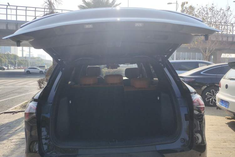 Used Wuling Xingguang S 2025 Model 510 km Flagship Version Trunk