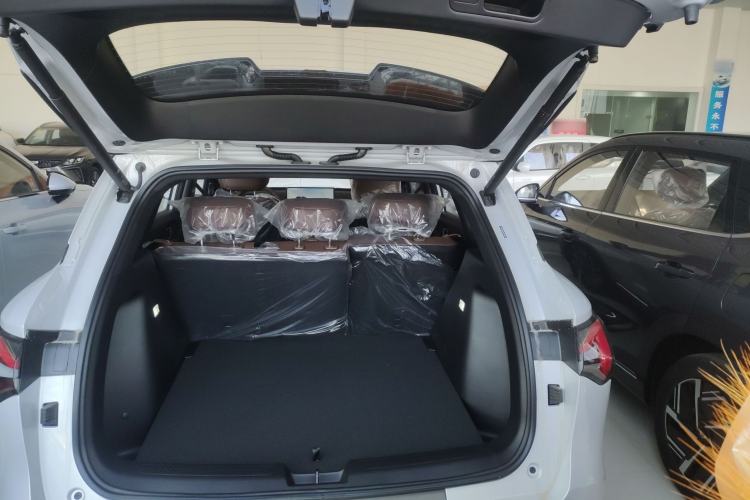 Used Wuling Xingguang S 2025 Model 510 km Leading Version Trunk