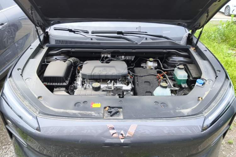 Used Wuling Xingguang S 2025 Model, 130km Flagship Edition Engine Bay