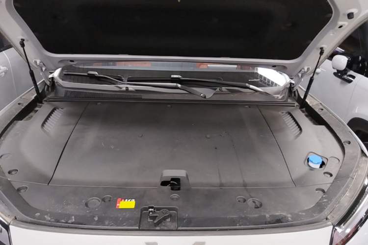 Used Wuling Xingguang S 2025 Model 510 km Flagship Version Engine Bay