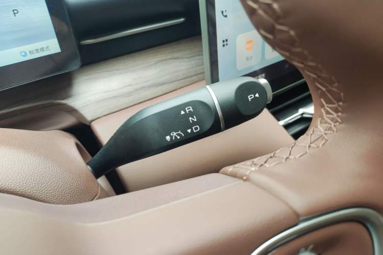 Used Wuling Xingguang S 2025 Model 510 km Flagship Version Gear Lever