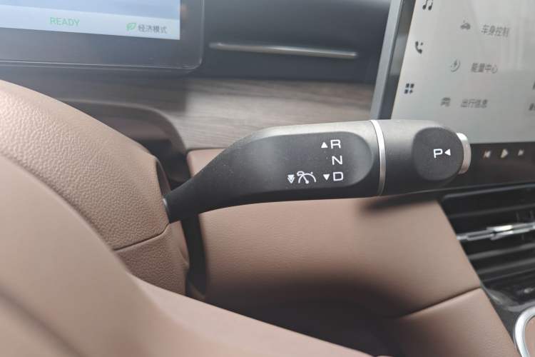 Used Wuling Xingguang S 2025 Model 510 km Flagship Version Gear Lever