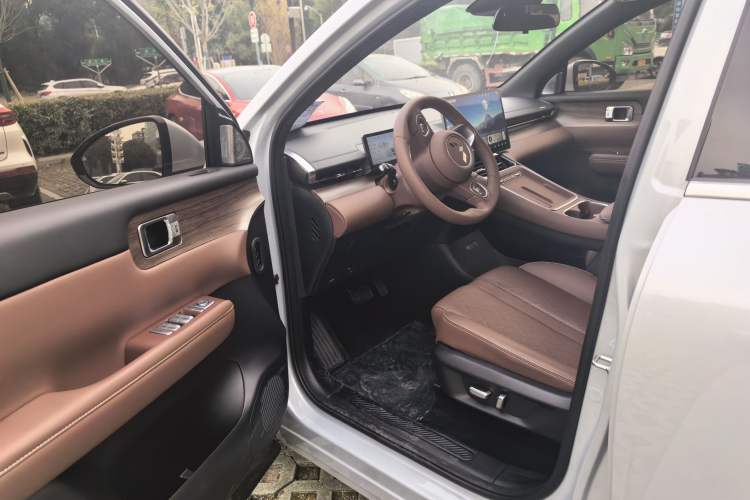 Used Wuling Xingguang S 2025 Model 510 km Flagship Version Interior 2