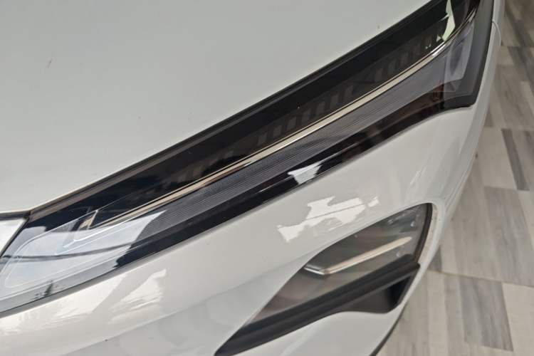Used Wuling Xingguang S 2025 Model 510 km Flagship Version Left Front Headlight