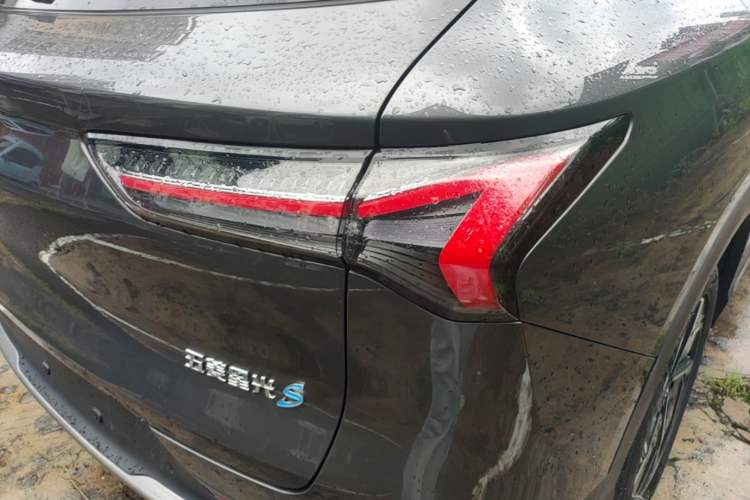 Used Wuling Xingguang S 2025 Model 510 km Flagship Version Right Rear Taillight
