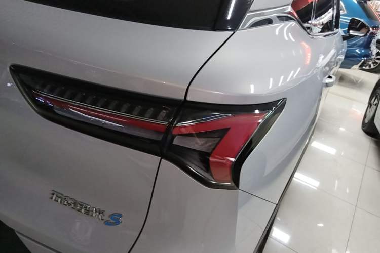 Used Wuling Xingguang S 2025 Model 510 km Flagship Version Right Rear Taillight