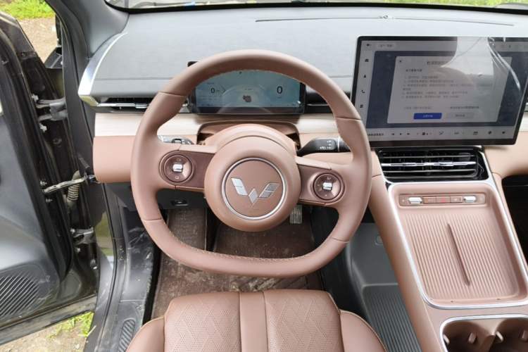 Used Wuling Xingguang S 2025 Model, 130km Flagship Edition Steering Wheel