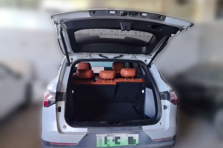 Used Wuling Xingguang S 2025 Model 510 km Flagship Version Trunk