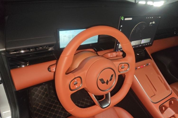 Used Wuling Xingguang S 2025 Model, 130km Flagship Edition Center Console