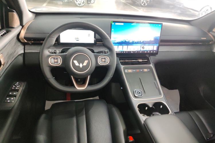 Used Wuling Xingguang S 2025 Model 510 km Leading Version Center Console