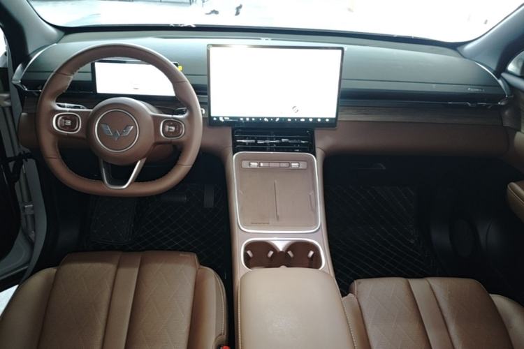 Used Wuling Xingguang S 2025 Model, 130km Leading Edition Center Console