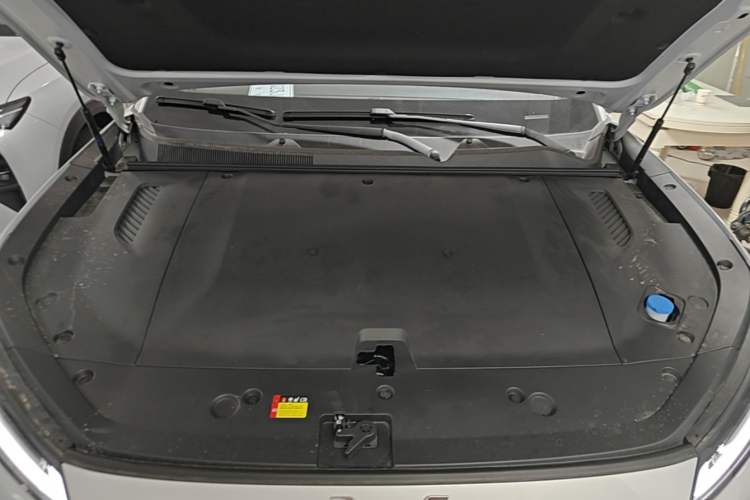 Used Wuling Xingguang S 2025 Model 510 km Leading Version Engine Bay