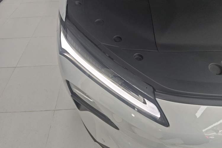 Used Wuling Xingguang S 2025 Model 510 km Flagship Version Engine Bay Right