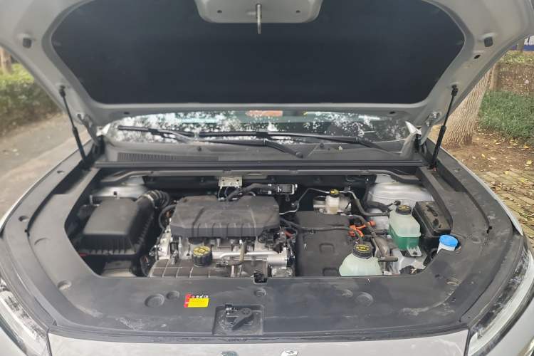 Used Wuling Xingguang S 2025 Model, 130km Flagship Edition Engine Bay