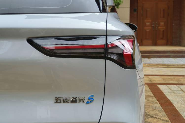 Used Wuling Xingguang S 2025 Model 510 km Flagship Version Exterior 9