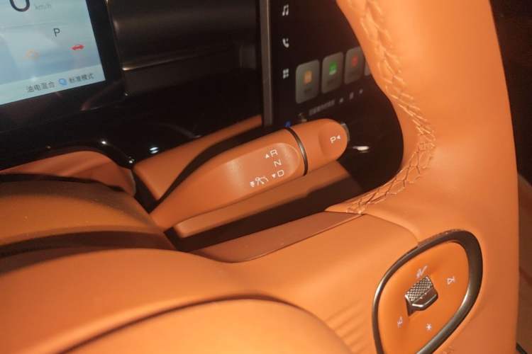 Used Wuling Xingguang S 2025 Model, 130km Flagship Edition Gear Lever