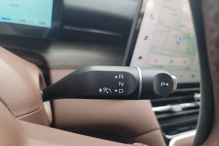 Used Wuling Xingguang S 2025 Model, 130km Flagship Edition Gear Lever