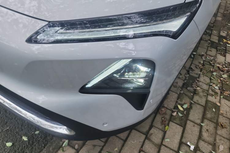 Used Wuling Xingguang S 2025 Model, 130km Flagship Edition Left Front Headlight