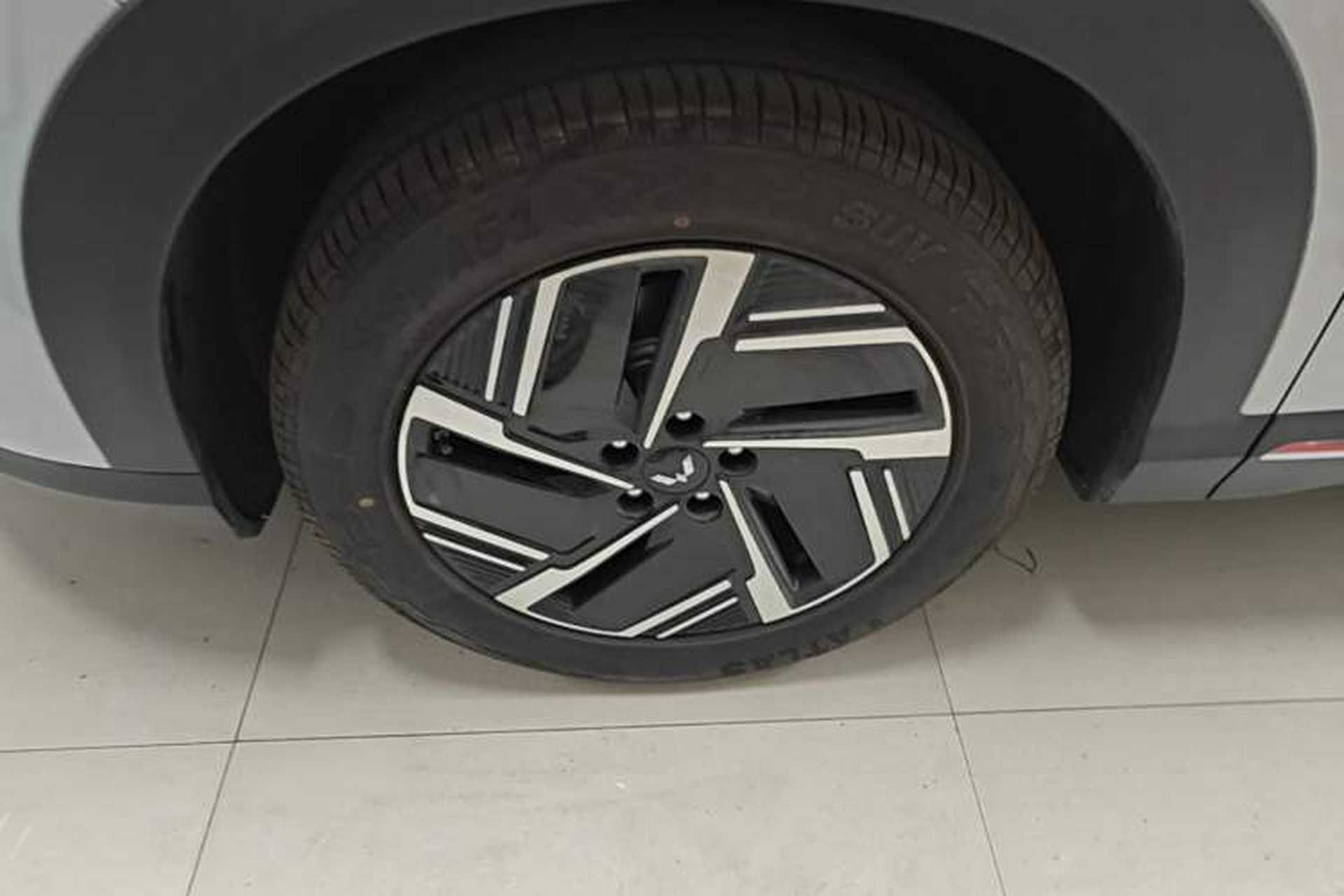 Used Wuling Xingguang S 2025 Model 510 km Leading Version Left Front Wheel Hub