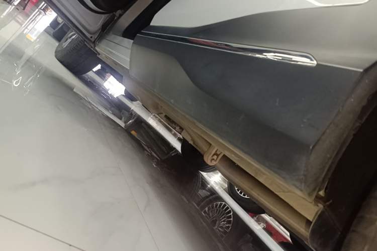 Used Wuling Xingguang S 2025 Model, 130km High-Power Flagship Edition Left Side Sill