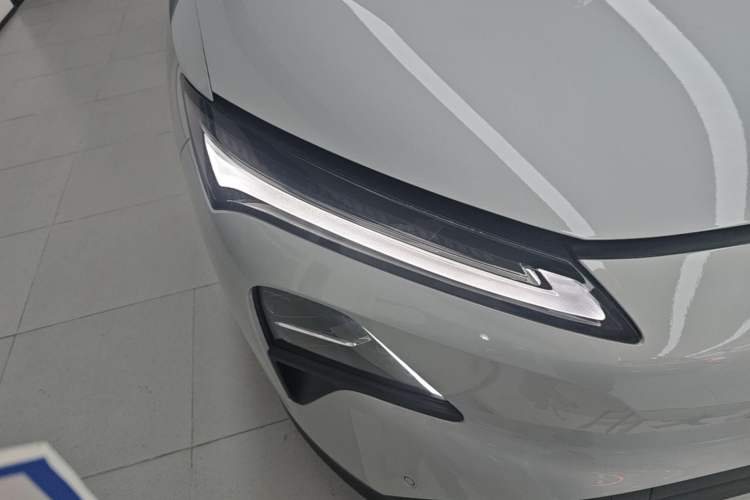 Used Wuling Xingguang S 2025 Model 510 km Flagship Version Right Front Headlight
