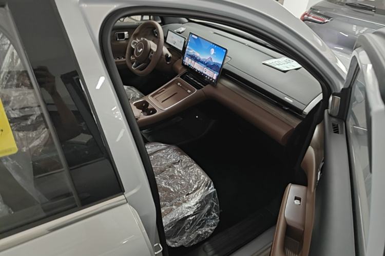 Used Wuling Xingguang S 2025 Model 510 km Leading Version Right Front Seat
