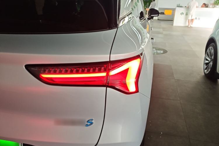 Used Wuling Xingguang S 2025 Model, 130km Leading Edition Right Rear Taillight