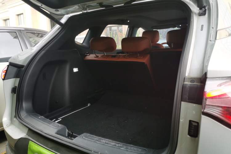 Used Wuling Xingguang S 2025 Model 510 km Flagship Version Trunk