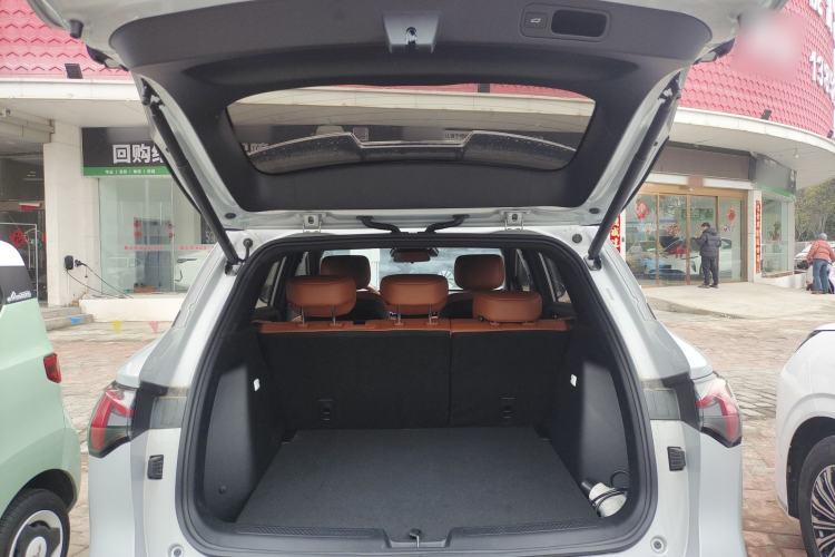 Used Wuling Xingguang S 2025 Model 510 km Flagship Version Trunk