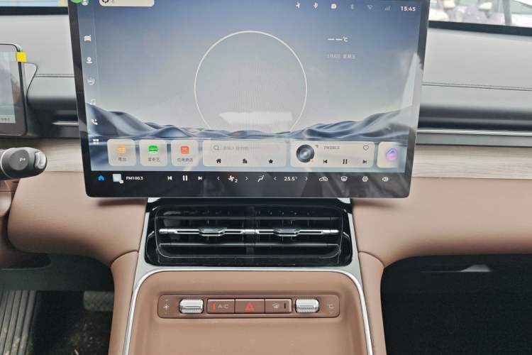Used Wuling Xingguang S 2025 Model, 130km Flagship Edition Audio And AC Panel