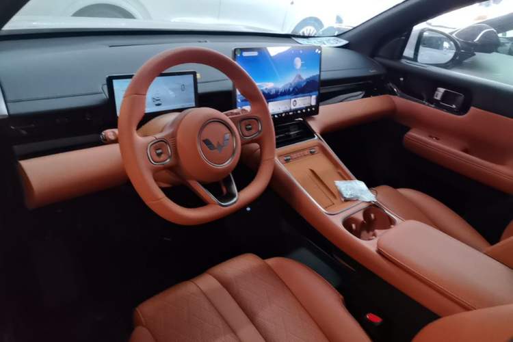 Used Wuling Xingguang S 2025 Model, 130km Flagship Edition Center Console