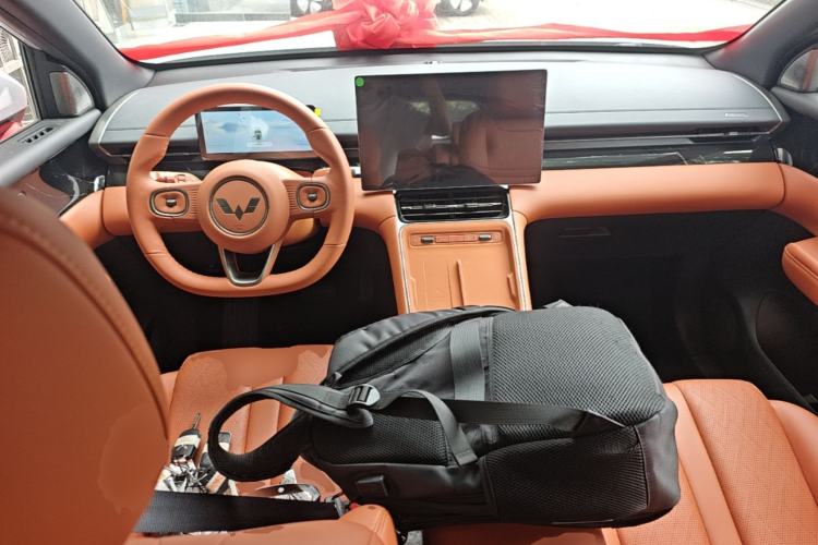 Used Wuling Xingguang S 2025 Model, 130km Flagship Edition Center Console