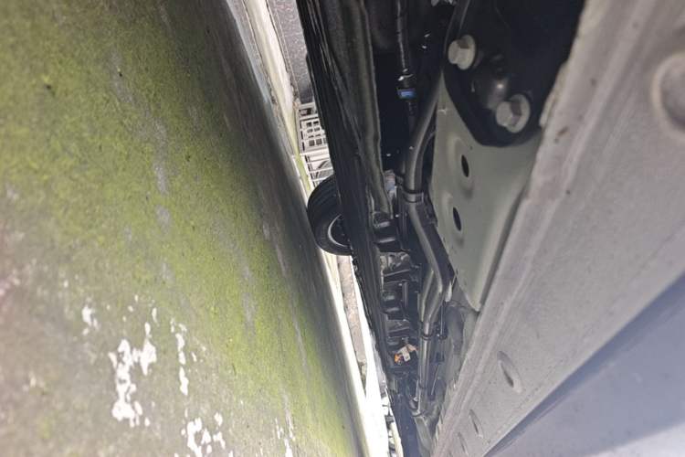 Used Wuling Xingguang S 2025 Model, 130km Flagship Edition Chassis Rear Right