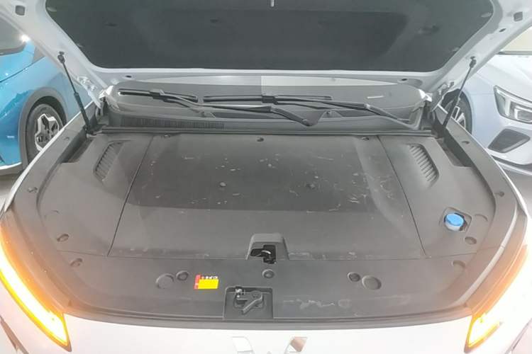 Used Wuling Xingguang S 2025 Model 510 km Flagship Version Engine Bay