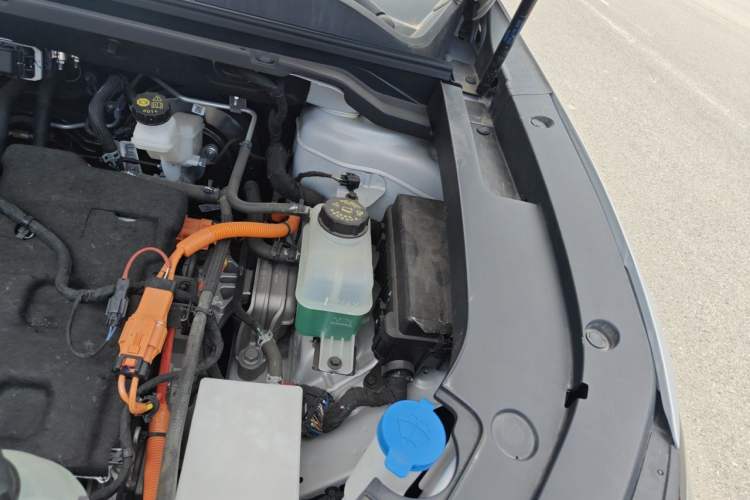 Used Wuling Xingguang S 2025 Model, 130km Leading Edition Engine Bay Left