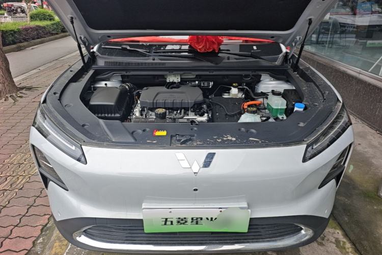 Used Wuling Xingguang S 2025 Model, 130km Flagship Edition Engine Bay