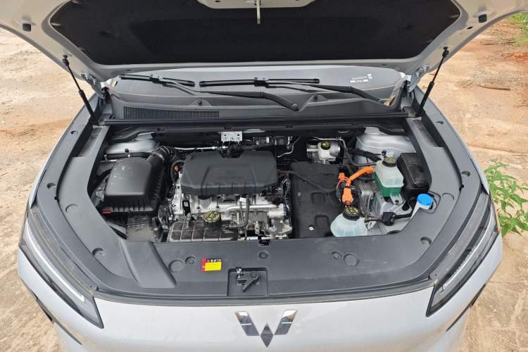 Used Wuling Xingguang S 2025 Model, 130km Flagship Edition Engine Bay