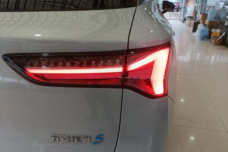 Used Wuling Xingguang S 2025 Model 510 km Flagship Version Exterior 3
