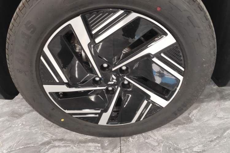 Used Wuling Xingguang S 2025 Model 510 km Flagship Version Exterior 4