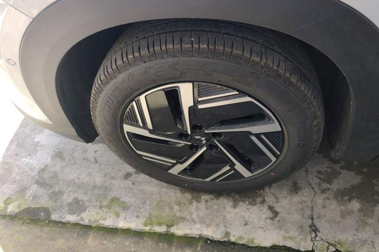 Used Wuling Xingguang S 2025 Model, 130km Flagship Edition Exterior 4