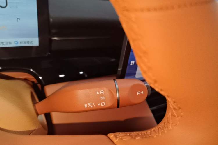 Used Wuling Xingguang S 2025 Model, 130km Flagship Edition Gear Lever