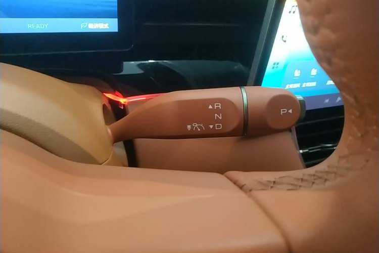 Used Wuling Xingguang S 2025 Model 510 km Flagship Version Gear Lever
