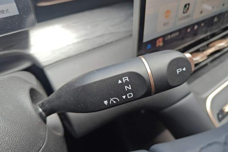 Used Wuling Xingguang S 2025 Model, 130km Leading Edition Gear Lever