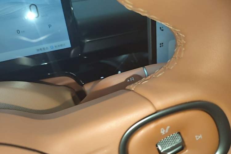 Used Wuling Xingguang S 2025 Model, 130km Flagship Edition Gear Lever