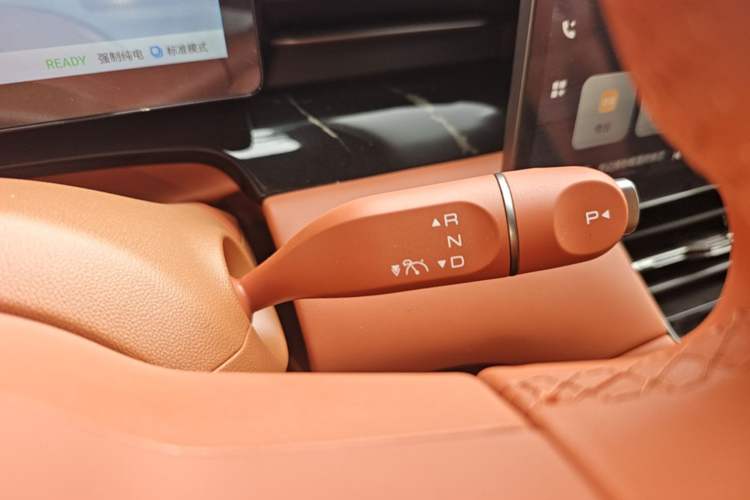 Used Wuling Xingguang S 2025 Model, 130km Flagship Edition Gear Lever