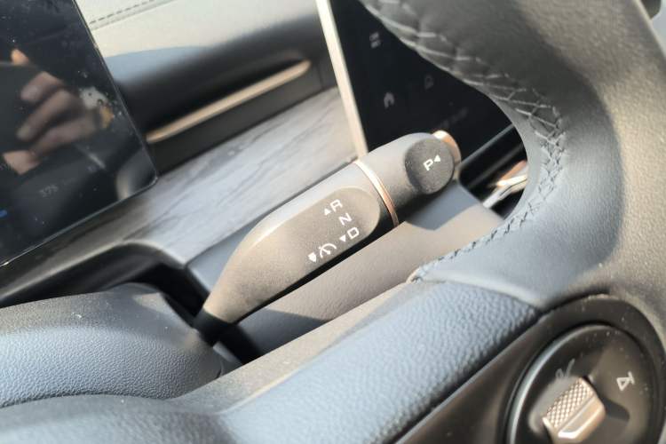Used Wuling Xingguang S 2025 Model, 130km Leading Edition Gear Lever