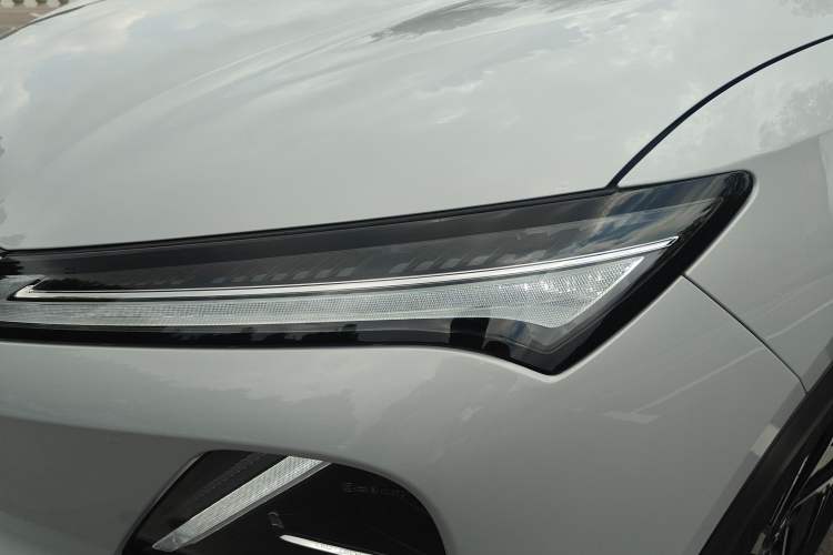 Used Wuling Xingguang S 2025 Model 510 km Flagship Version Left Front Headlight