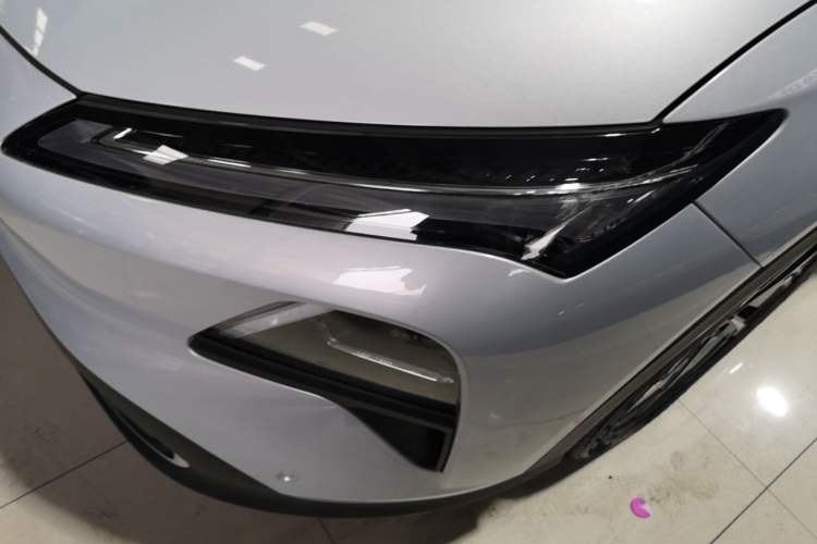 Used Wuling Xingguang S 2025 Model, 130km Flagship Edition Left Front Headlight