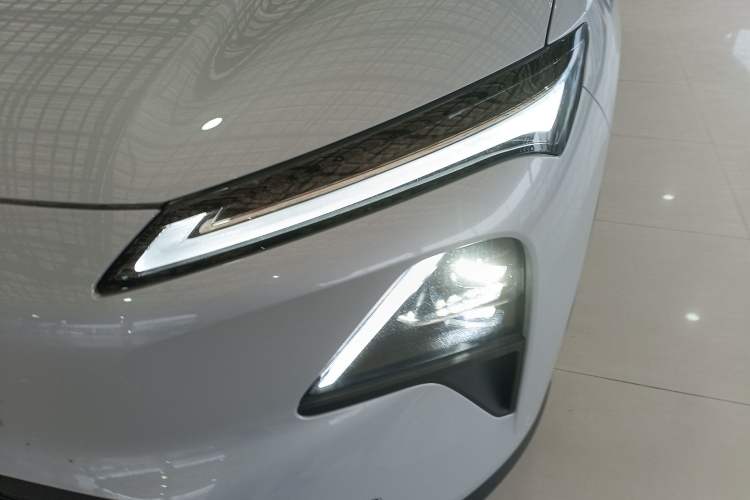 Used Wuling Xingguang S 2025 Model 510 km Flagship Version Left Front Headlight