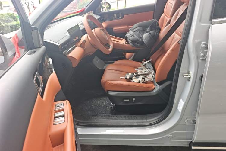 Used Wuling Xingguang S 2025 Model, 130km Flagship Edition Left Front Seat